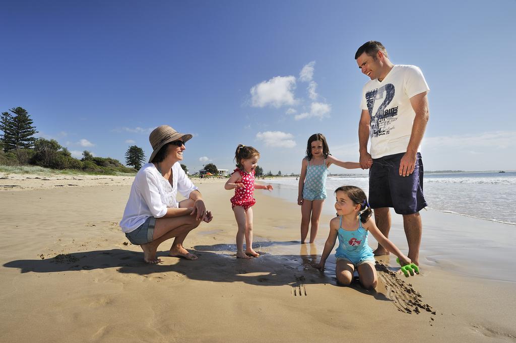 Nrma Stockton Beach Holiday Park Hotel Exterior photo