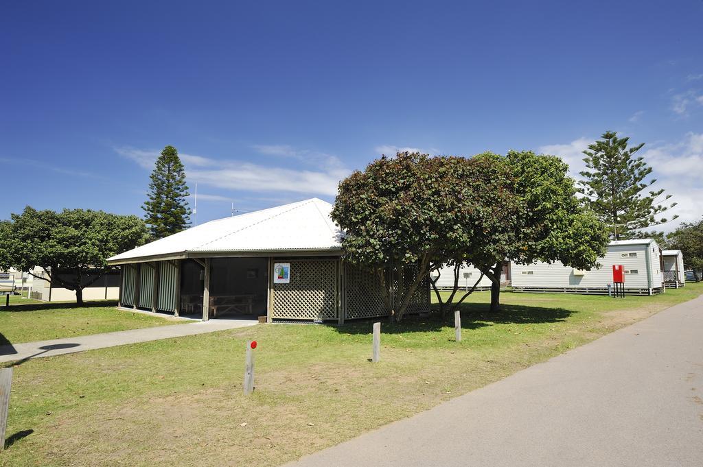 Nrma Stockton Beach Holiday Park Hotel Exterior photo